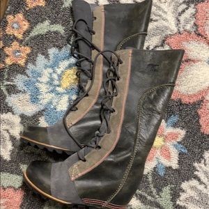 Sorel wedge winter boots